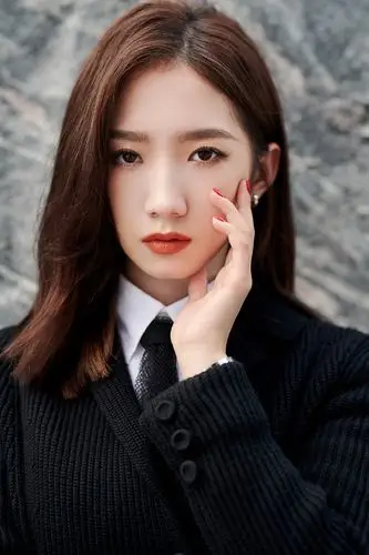 孟美岐西装长裙性感图片写真