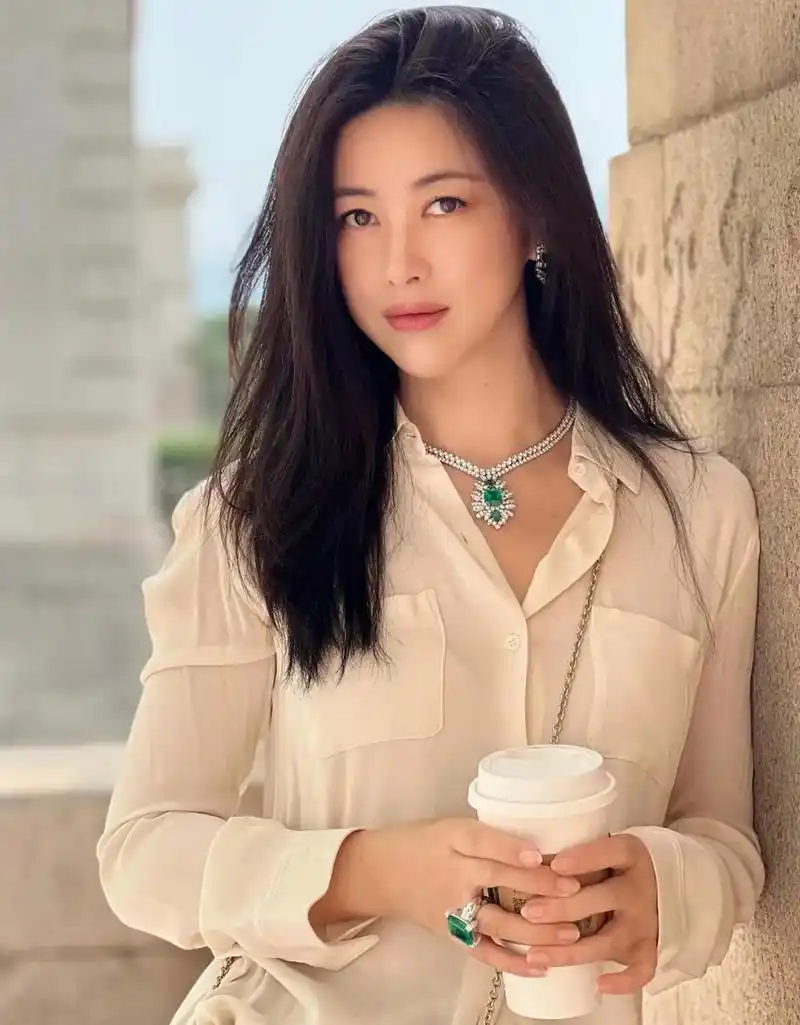 突然发现朱珠好漂亮