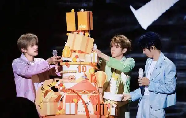 当事人否认却漏洞百出,王俊凯被波及_信封_朋友_同学