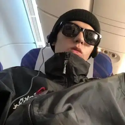 高清成熟帅气的男生头像图片