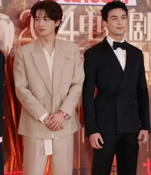 金晨越发脸歪,唐嫣状态回春,关晓彤短发显老|关晓彤|唐嫣|盛典_新浪