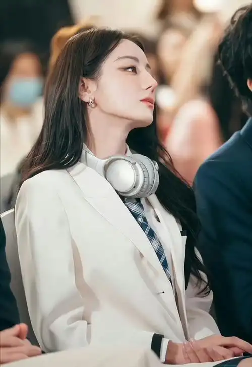 我会在高中恋上我的神颜学姐05    *迪丽热巴#迪丽热巴高校制服