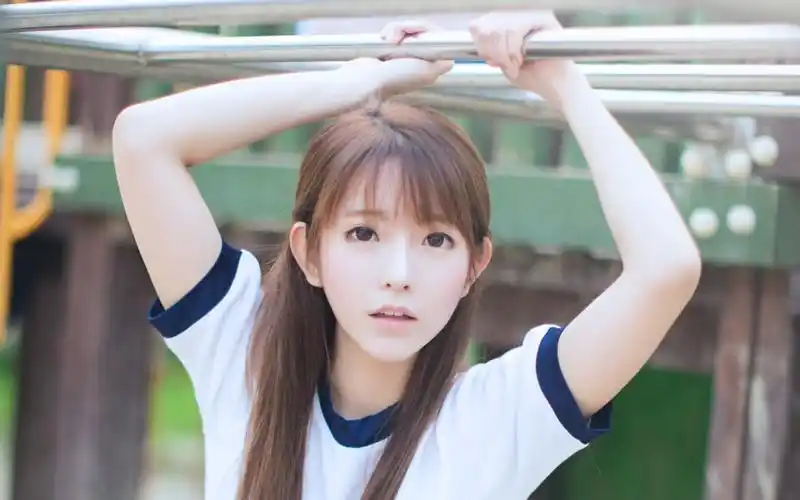 yurisa清纯美女桌面壁纸_精选多张yurisa清纯美女漂亮