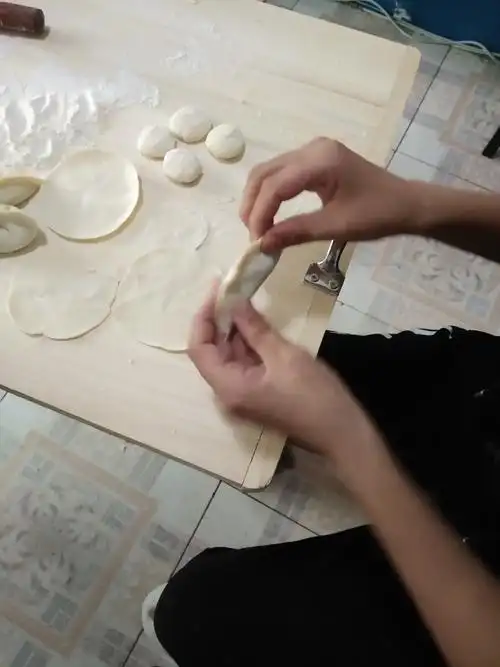 2019年冬至赵一宁一家包水饺