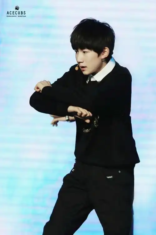 【王源 跳舞 舞蹈 侧颜】【黑夜王子】141125 腾讯v视界 @tfboys-王源