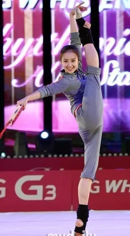 谈恋爱劈腿是什么意思劈腿女王详细资料大全