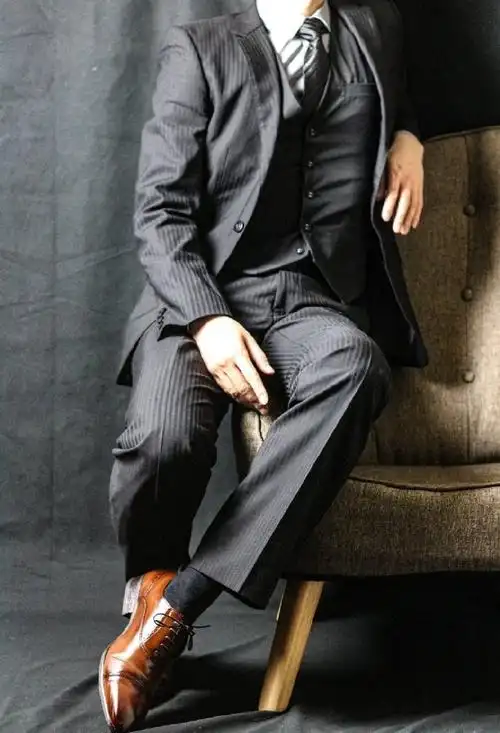 西装坐姿参考#绘画参考##人体动态