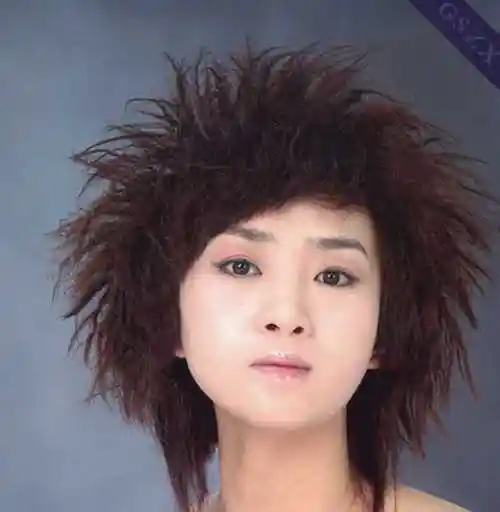 女生短发锡纸烫发型图片蓬松小卷发前卫时尚