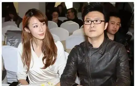 笑翻了,王思聪炮轰汪峰称其"一文不值",网友:先看看自己