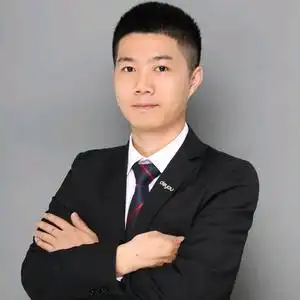 我是来自一名江西景德镇小伙子 从事房产三年,德佑新房直销经纪人小胡