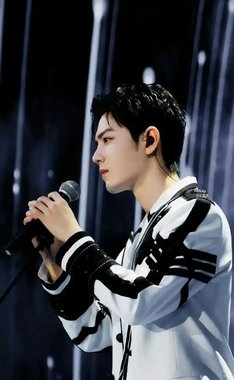 肖战西装穿搭分享.#创作灵感 肖战这套黑白设计的西装小礼服