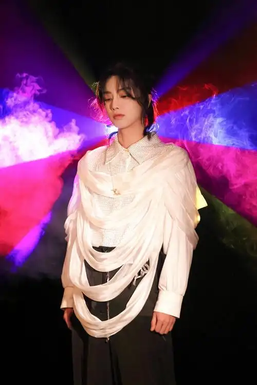 华晨宇舞台浪漫严选##微博之夜