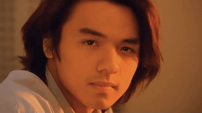 大家觉得冯德伦算帅哥吗?跟同期比如何呢?