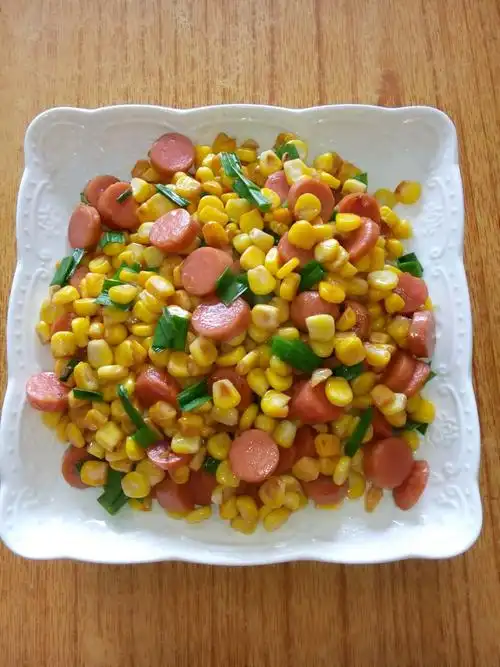 火腿肠炒玉米粒