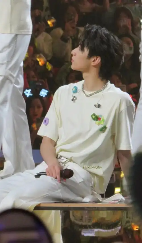 刘耀文lv酒会跳舞##刘耀文##生图