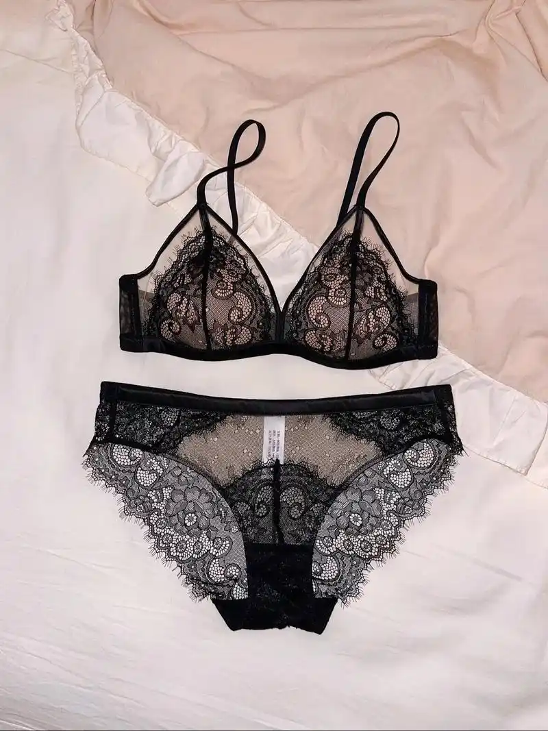 每一位女生都应该拥有一件黑色蕾丝内衣!黑色经典永不过时颜值 - 抖音