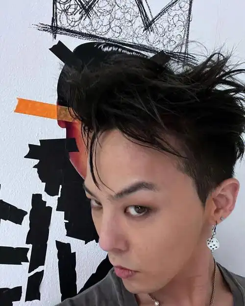 权志龙ins更新#权志龙ins更新  #权志龙