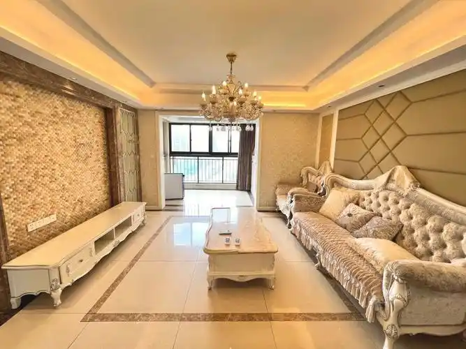 汉阳三号线龙阳村地铁旁精装三室两厅两卫