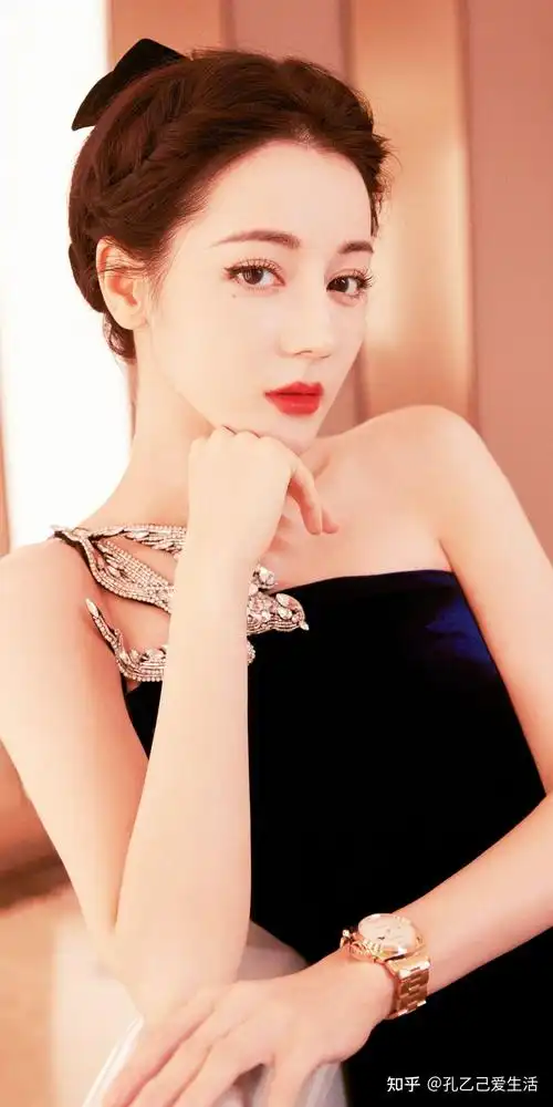 迪丽热巴的颜值是否过誉?