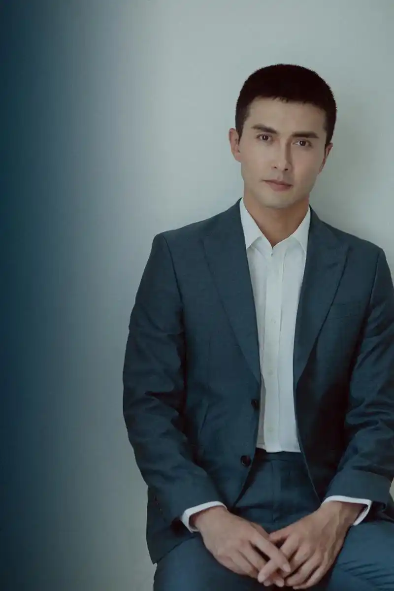 #高伟光 #西装杀 #寸头男孩 #粉丝要求寸头甜#看个够系列 - 抖音