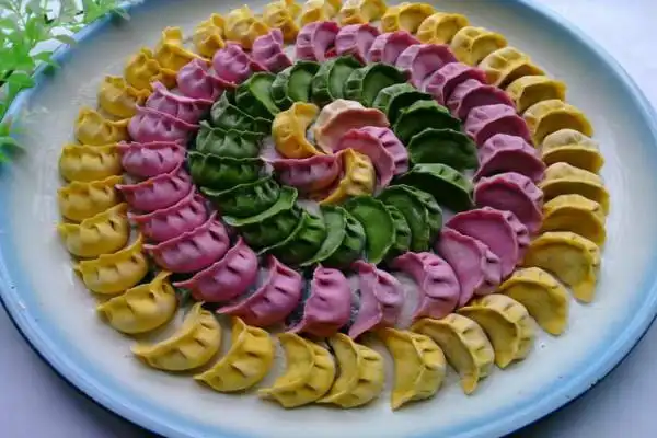 别再做普通饺子了试试五彩饺子吧好吃好做有营养孩子超喜欢