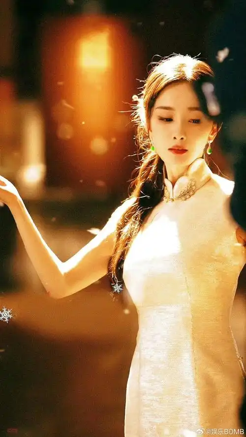 杨幂的龙年穿搭##河南春晚