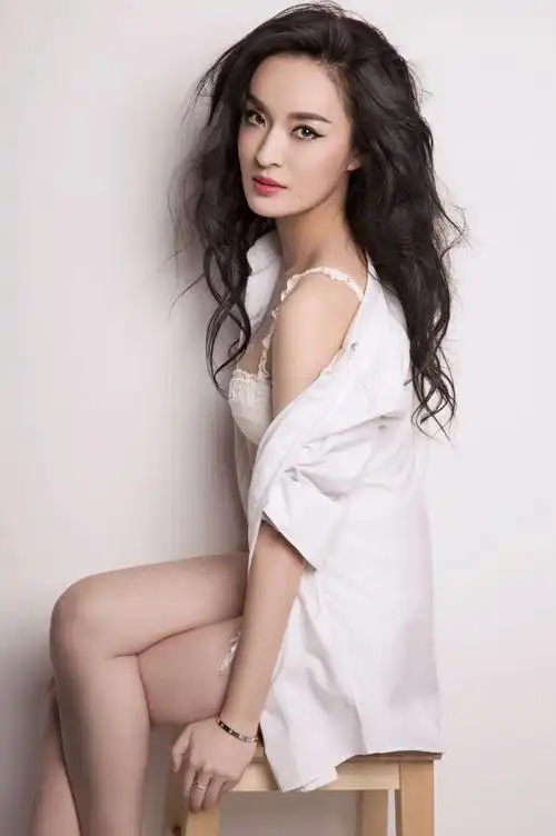 于越杂志大片出炉