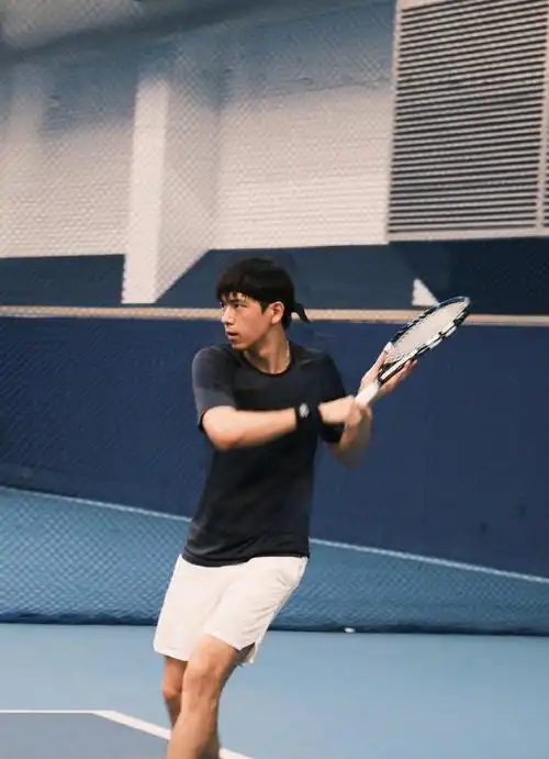 李现是瘦了吗#李现就没有胖过吧,脸一直都好小哦!身材也一直都很趑!