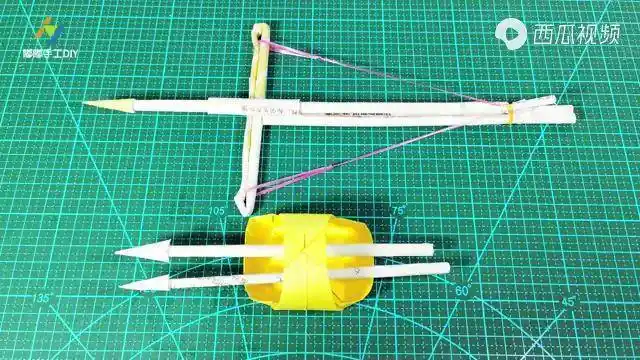 几张旧纸做一把十字弩孩子再也不玩手机了玩具自己动手做起来