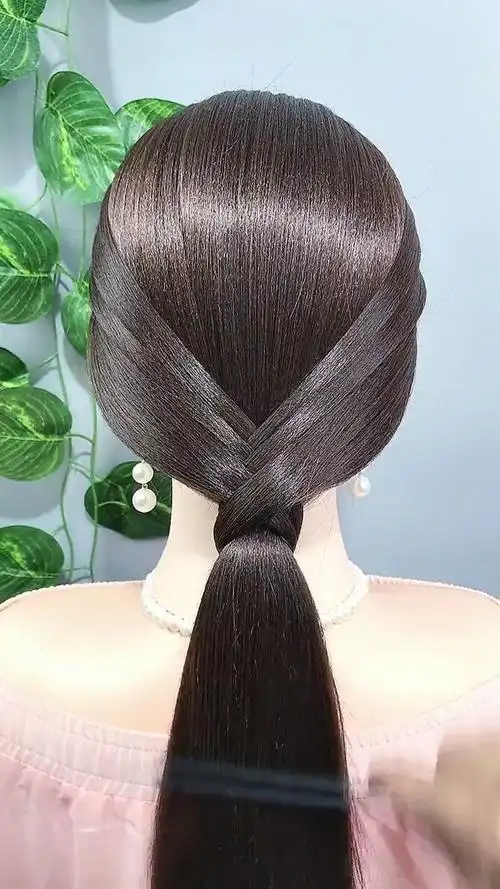 用一根刷子就能解决的发型,简单又时尚,上班族的必备!