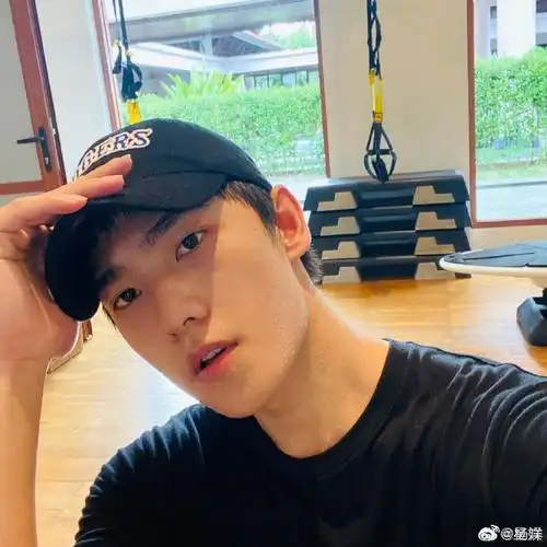 你见过最好看的素颜照#杨洋素颜自拍小合集长得帅皮肤好真的可以吮沣