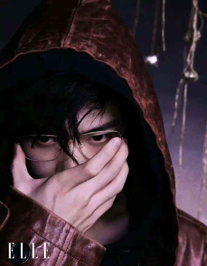 易烊千玺elle3月刊.登上《elle世界时装之苑》3月刊封 - 抖音