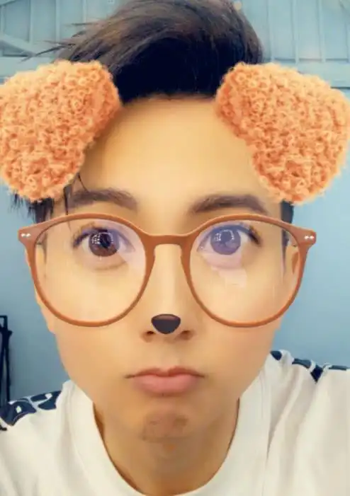 吴尊罕见晒九宫格搞怪自拍被女儿玩坏了父女俩的日常欢乐多