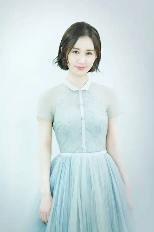 出道28年,拍了63部电视剧2部电影,身为"老前辈"的她今年才33岁_舒畅