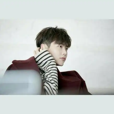 李钟硕的情侣头像