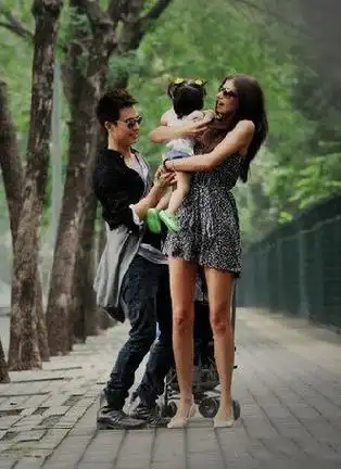 马天宇老婆照片曝光 与美籍女友结婚生混血女