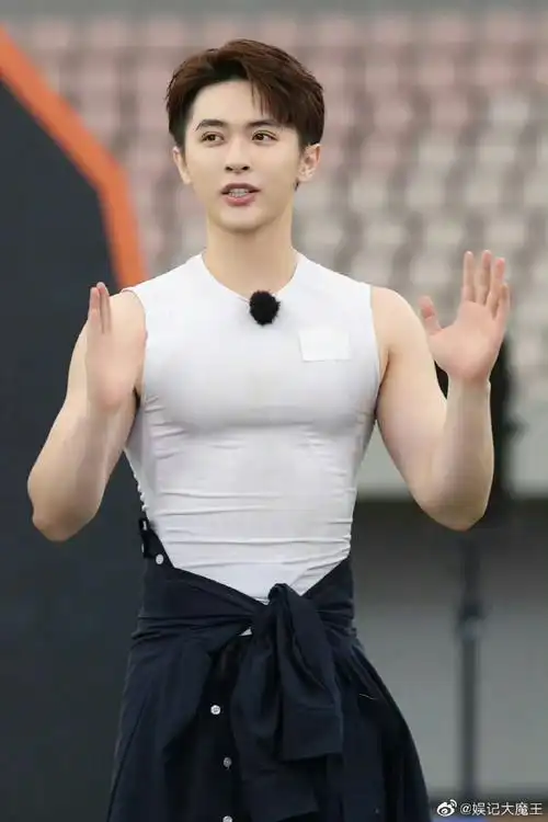 张逸杰的肌肉##没认出来这是张逸杰