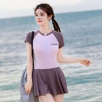 2024新款运动游泳衣女连体平角保守显瘦遮肚学生少女训练温泉泳装