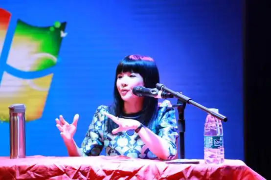 首页 科学研究 学术交流 正文——传媒学院邀请吉林卫视主持人英子