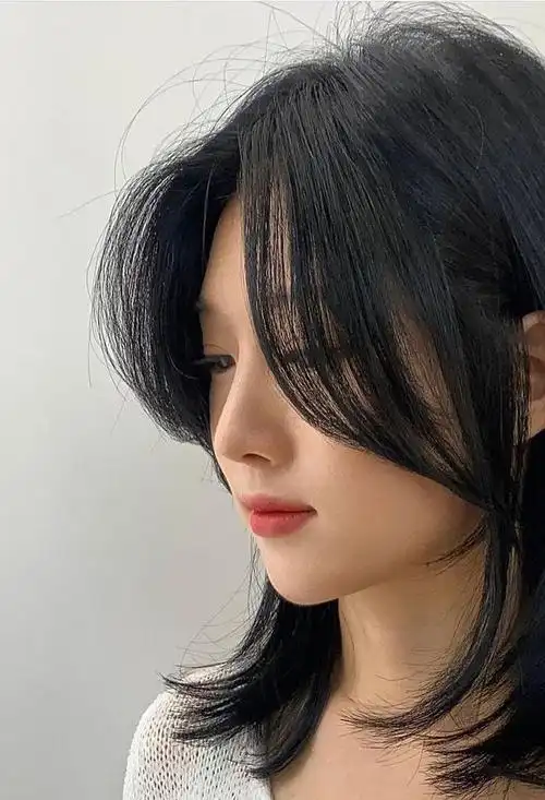 头发并不是越长越好看,建议女生试试这4种发型,洋气显脸小