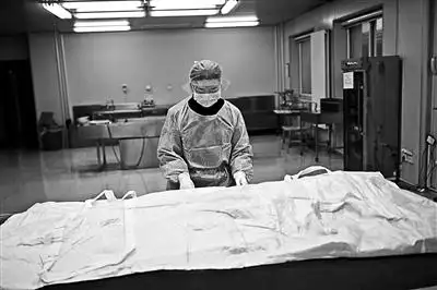 现实版法医秦明找出尸体要说的话还生者清白