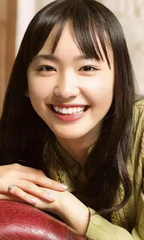 明星也有大脸盘? - 盘点面若银盘的美女明星