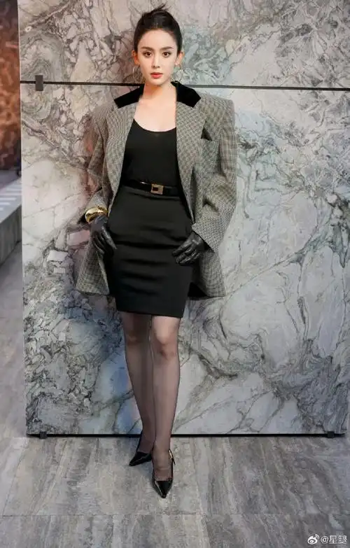 古力娜扎 94#娜扎外网生图#好能打,巴黎时装周造型飒爽又凌厉