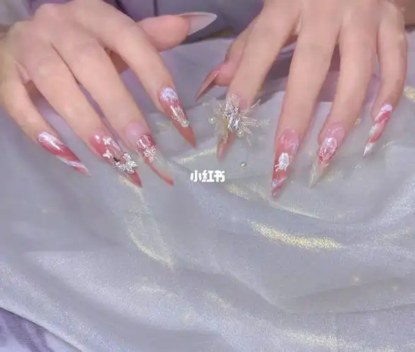 宫廷风晕染03长款尖型美甲