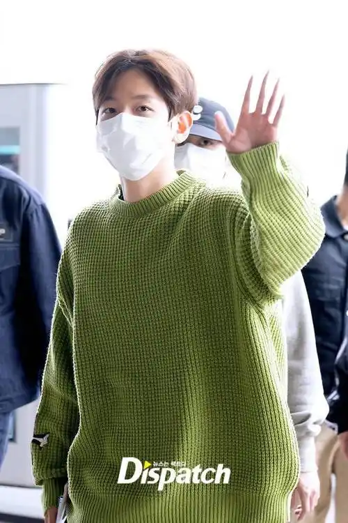 快乐#7014边伯贤超话@baekhyunee7230414【dispatch】金浦机场