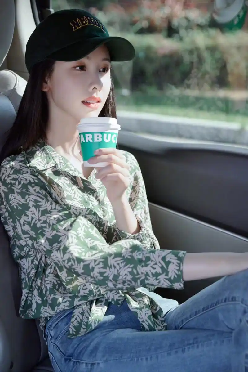 酷酷击剑女孩陈都灵