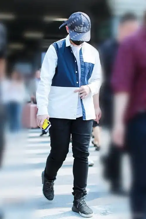 尤长靖腿有多粗?直筒裤愣是穿成紧身裤,网友:原谅我不厚道笑了