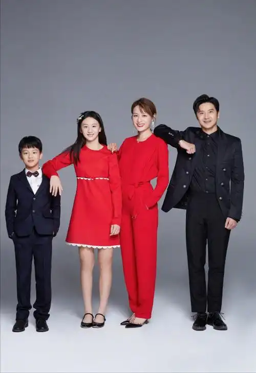 被指越来越像田亮不好看了,一家四口如复制粘贴|叶一茜|全家福_网易