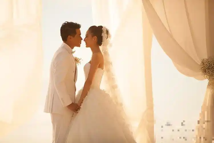 陈思诚佟丽娅婚礼 包文婧童瑶等人组成伴娘团