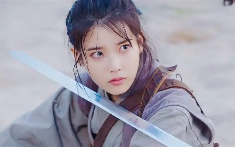 【iu李知恩】a爆的满月社长|倾国倾城